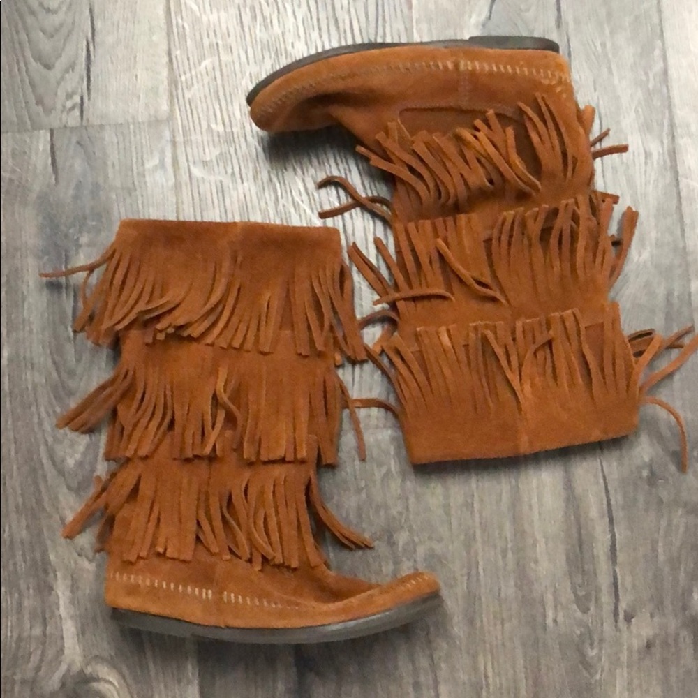 Minnetonka fringe boots